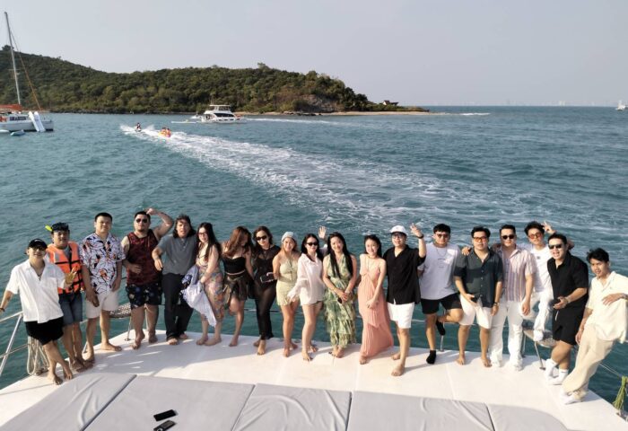 เช่ารถตู้สกลนคร ล่องเรือพัทยา เช่ารถตู้พัทยา