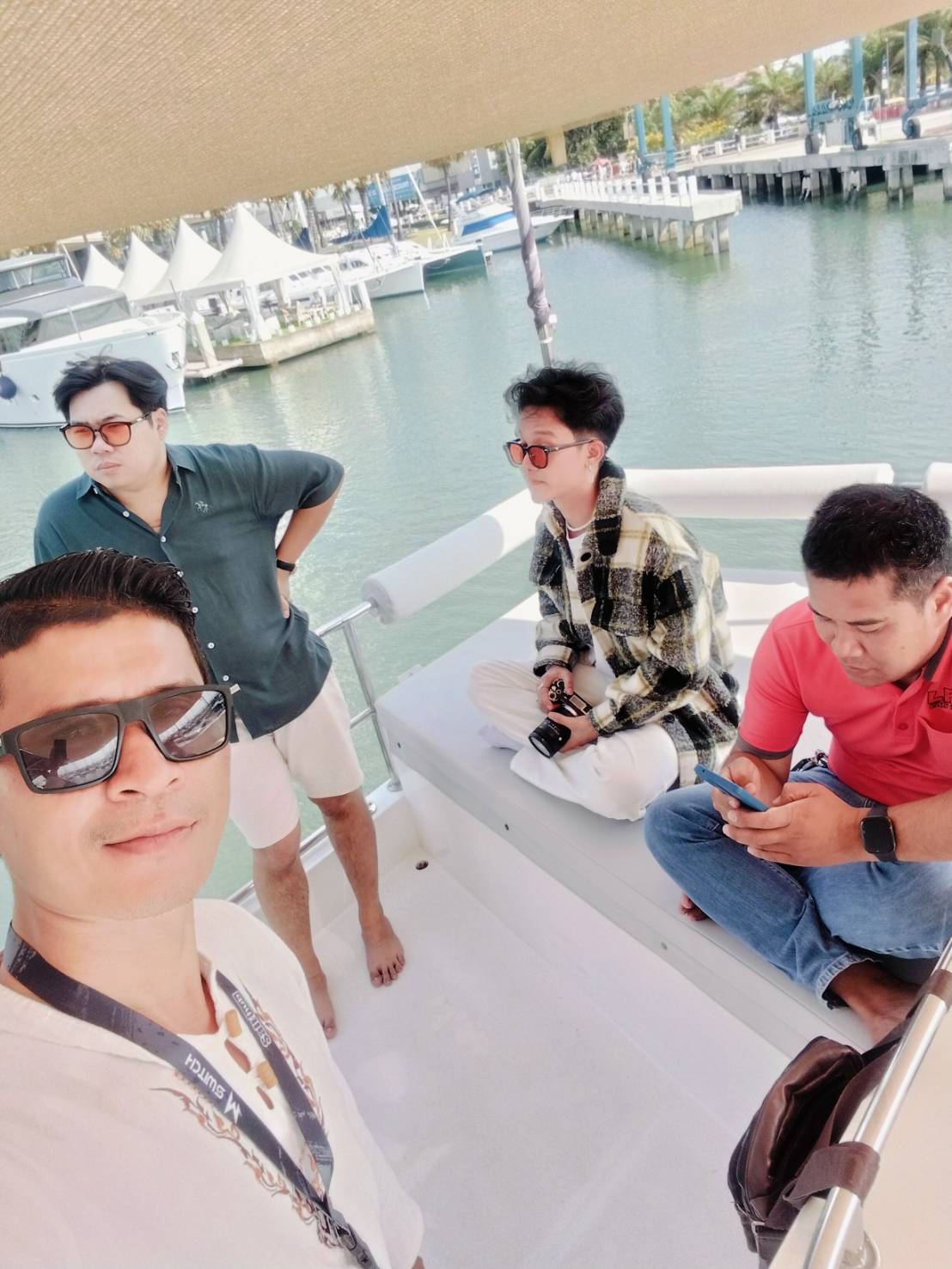 เช่ารถตู้สกลนคร ล่องเรือพัทยา เช่ารถตู้พัทยา