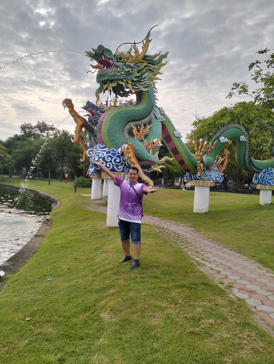 เช่ารถตู้สกลนคร-นครสวรรค์-วัดท่าซุง