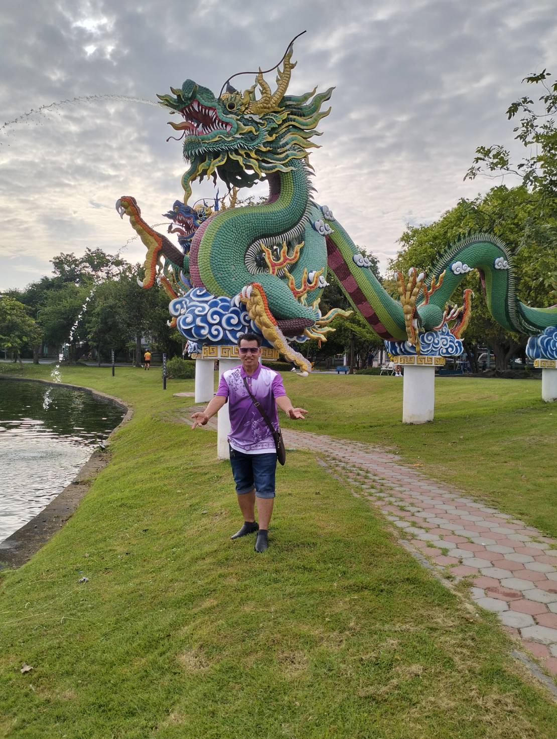 เช่ารถตู้สกลนคร-นครสวรรค์-วัดท่าซุง
