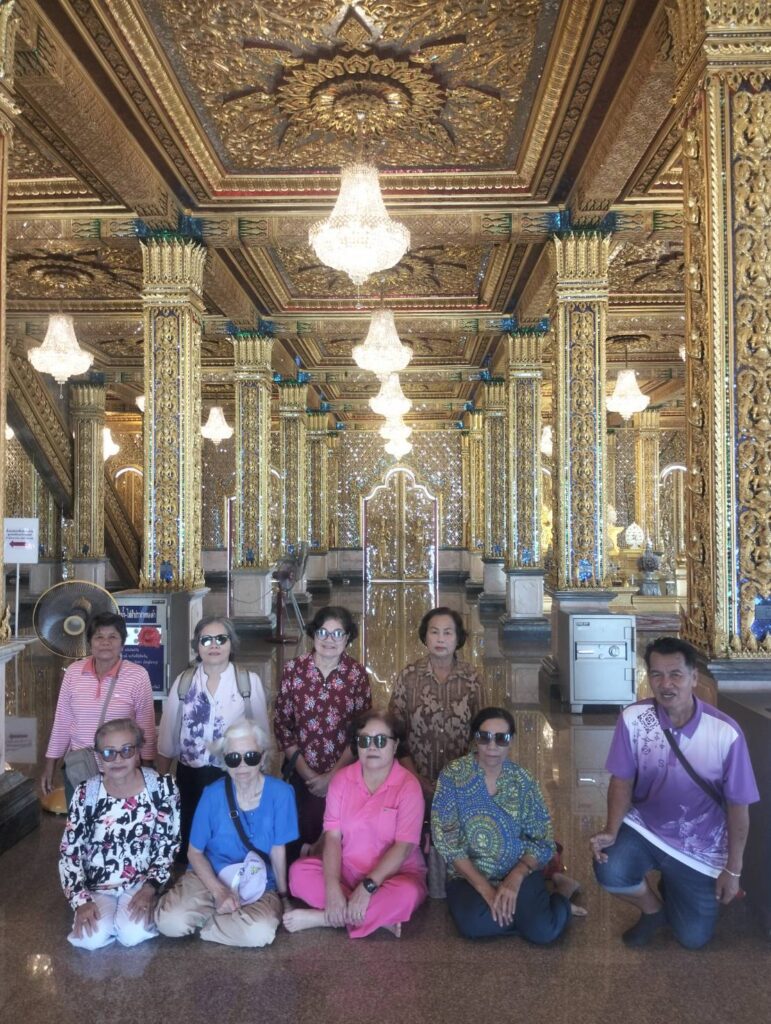 เช่ารถตู้สกลนคร-อุทัยธานี-วัดท่าซุง