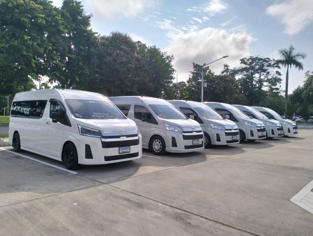 เช่ารถตู้นครพนม VIP รับส่งสนามบิน